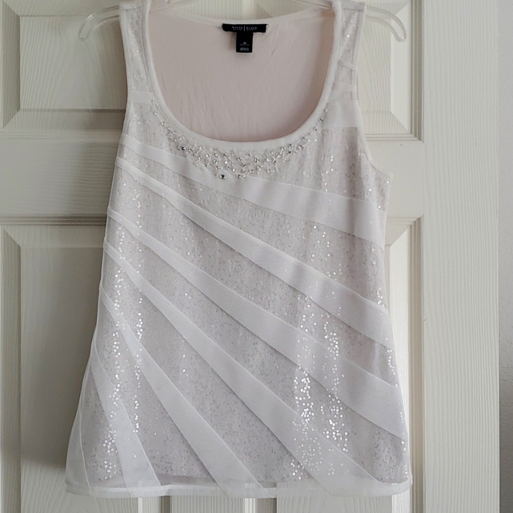 White House Black Market / Sz Med / Ivory top